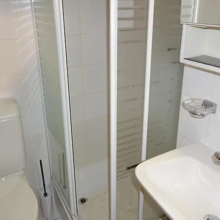 In For 8 Guests فييسوناز