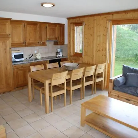In For 8 Guests *