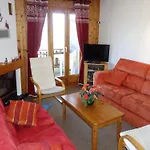 In For 8 Guests